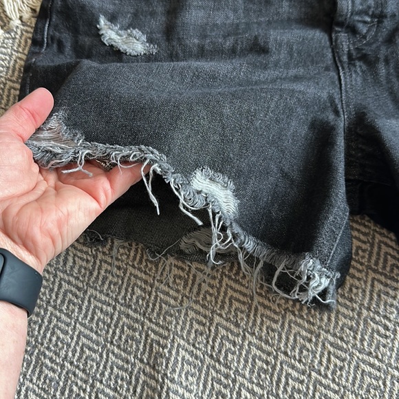 We The Free Black Distressed High Waisted Denim Jean Shorts Size 30 - Picture 6 of 13
